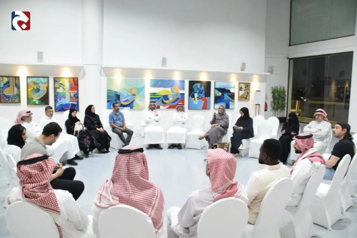 ”سعادة أم وهم؟“ نقاش فلسفي ساخن في ملتقى شباب الكتابة