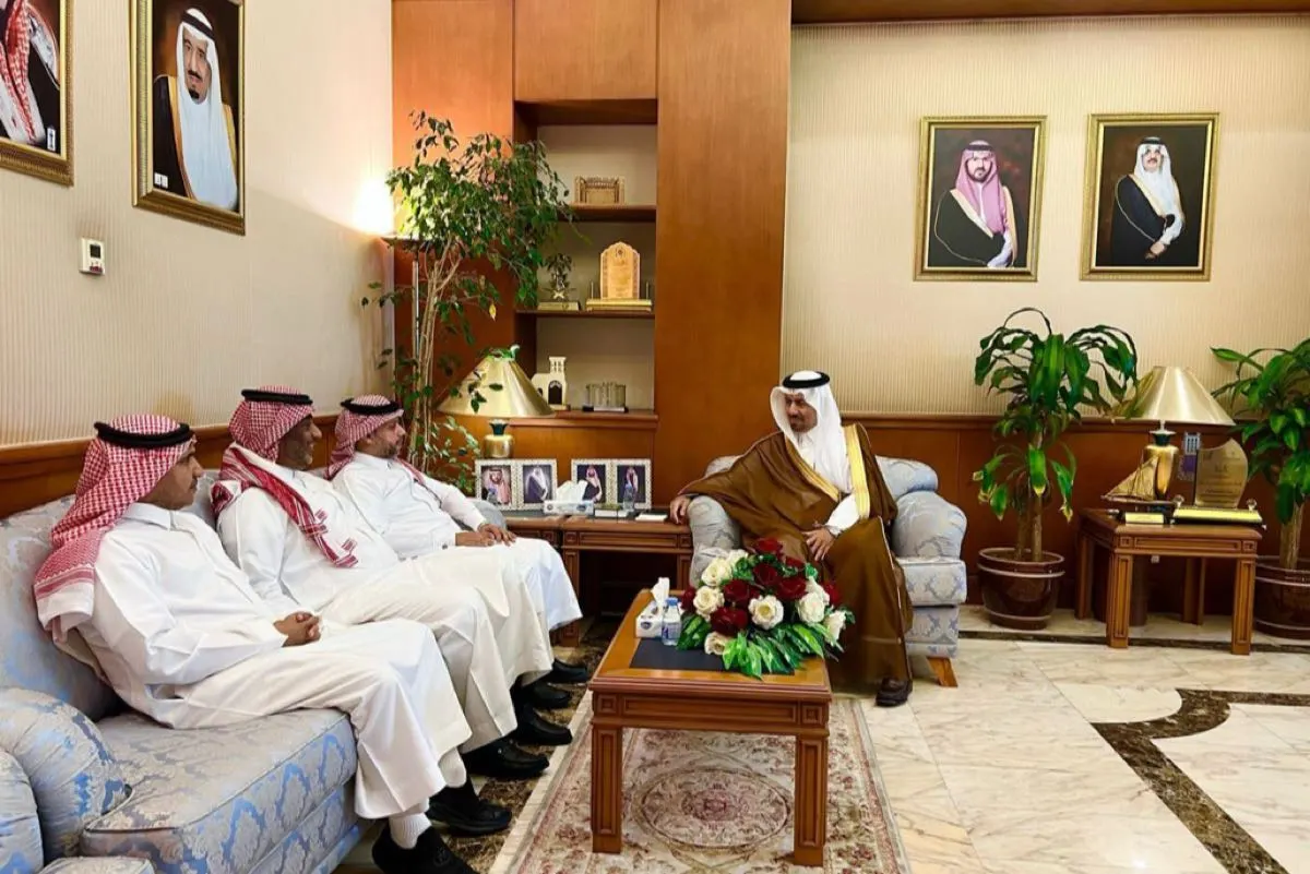 محافظ القطيف يطلع على مستجدات العمل بـ «أبحاث الثروة السمكية»