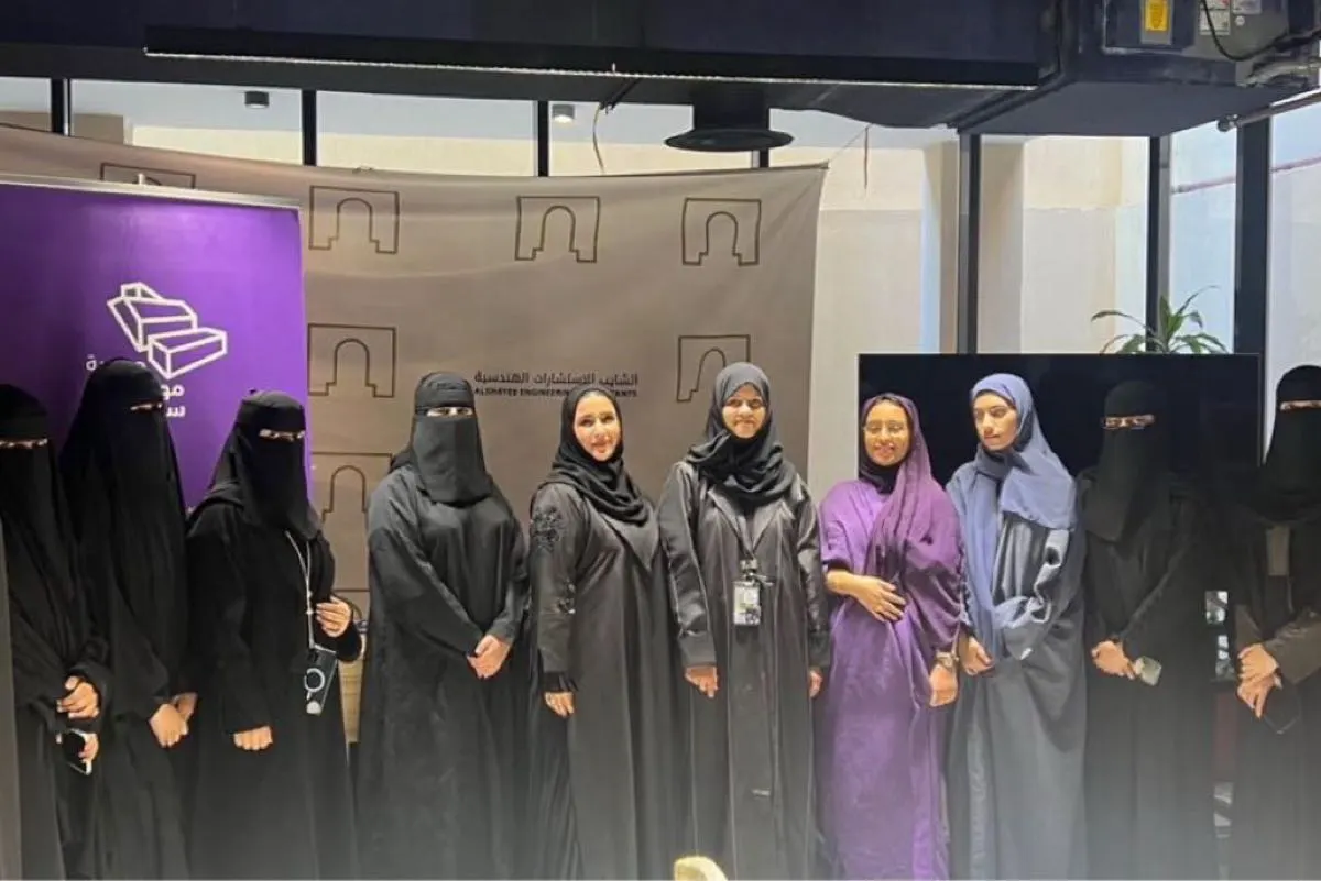 «مهندسات سعوديات» تعرّف طالبات «التصاميم» بالعمارة الأحسائية الإسلامية