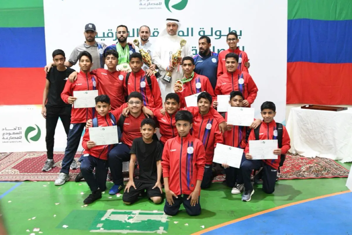 الخويلدية يُسيطر على مصارعة الناشئين ويتوّج بالمركز الأول