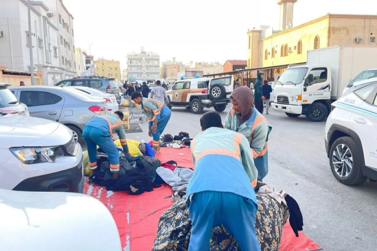 ضبط 4 باعة جائلين ومصادرة 15 طنًا من المتروكات في الدمام