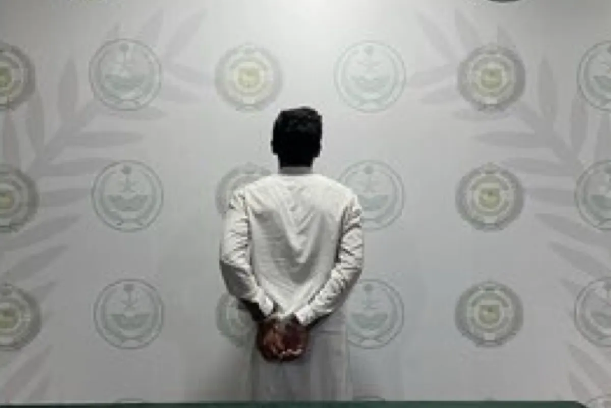”المخدرات“ تضبط باكستانياً يروج ”الشبو“ بالشرقية