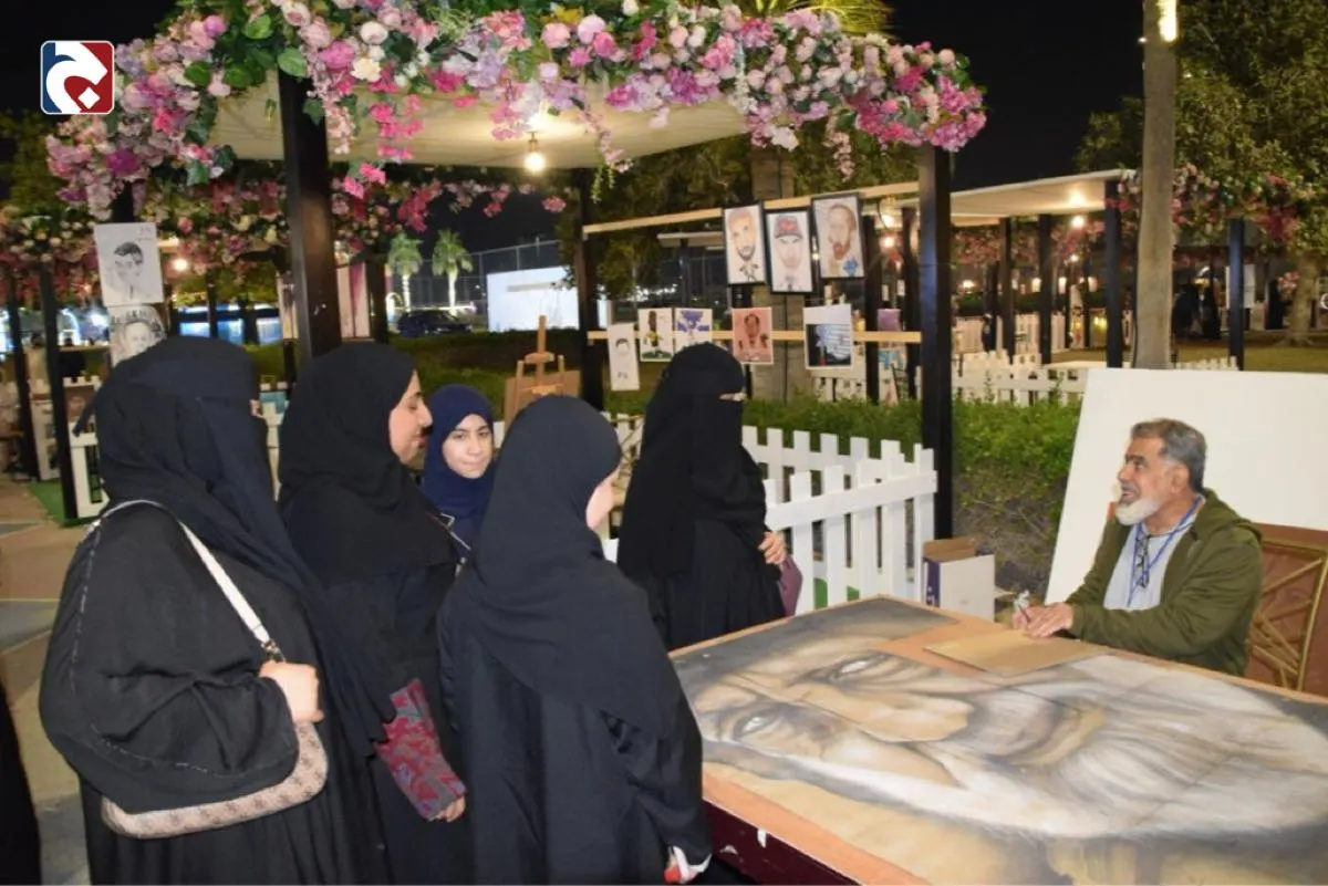 بالصور.. فنان يحوّل الكرتون إلى لوحات فنية