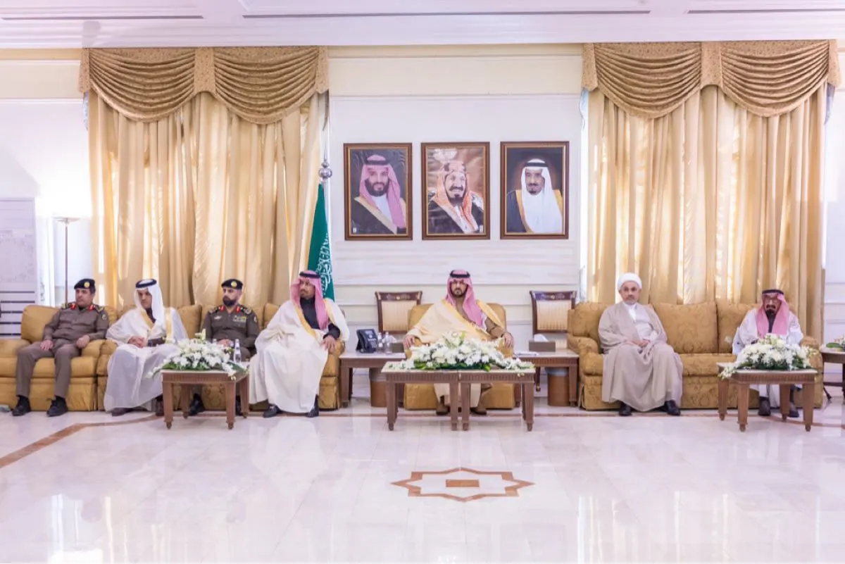 نائب أمير الشرقية يقيم مأدبة غداء لأهالي محافظة القطيف