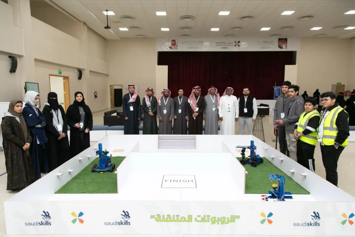 40 شاباً وفتاة يتنافسون في ”مهارات السعودية“ للروبوتات المتنقلة