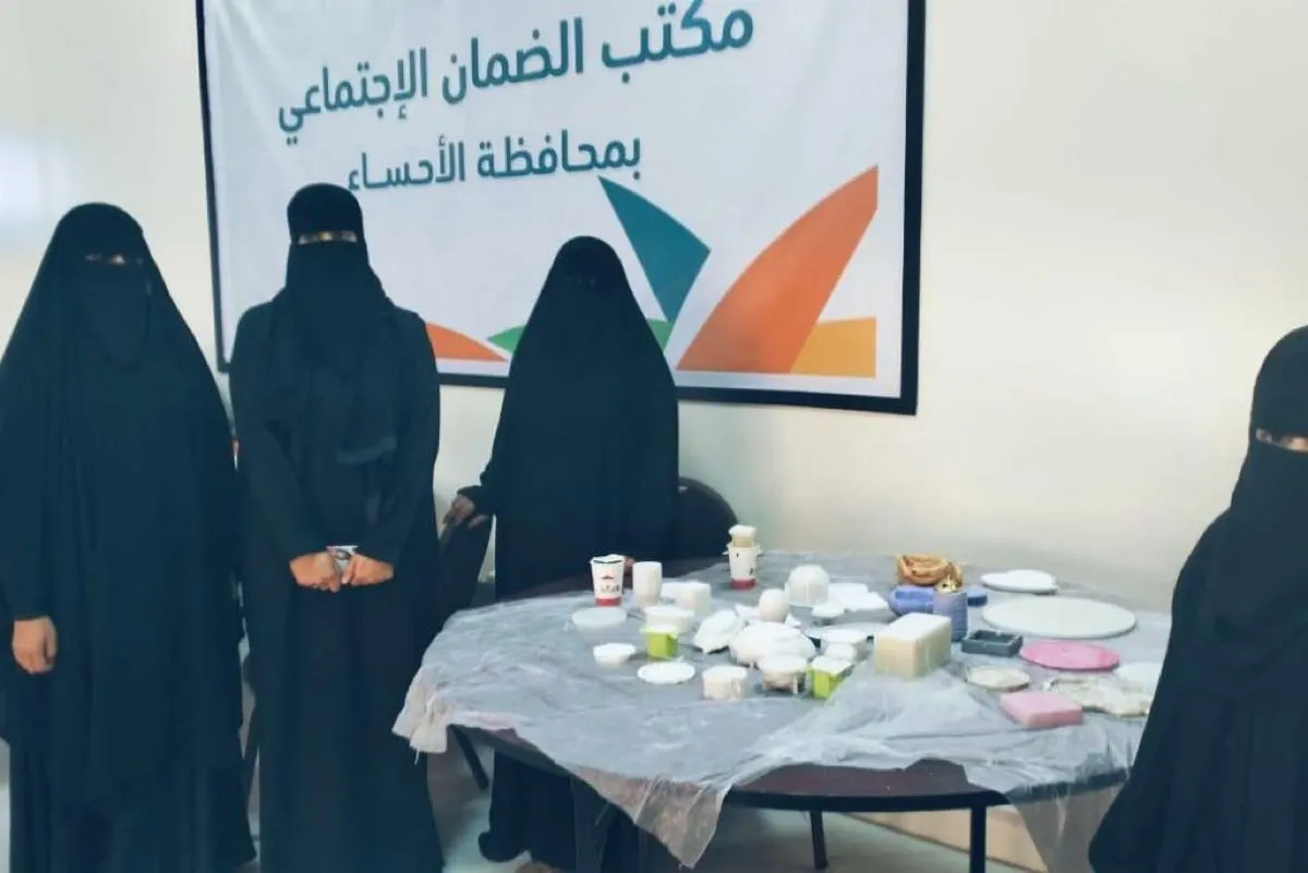 ”فن الجبسيات“ تُمكّن 30 مستفيدة من الضمان بالأحساء