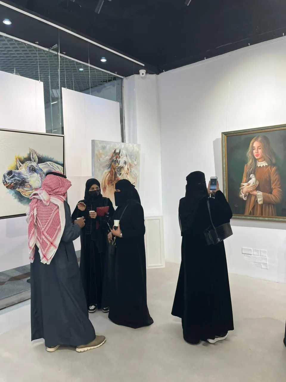 ”اللؤلؤ“ يضيء سماء الرياض بإبداعات فناني القطيف