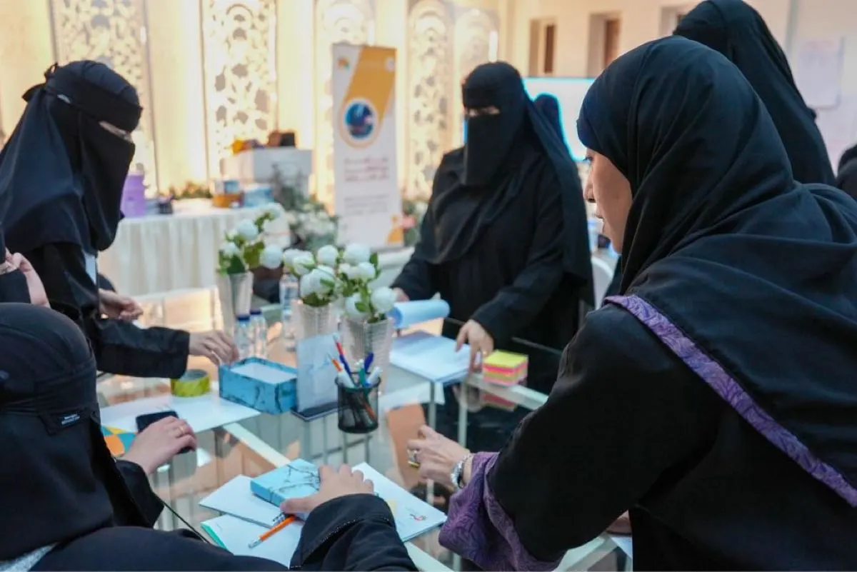 80 مستفيدة يتخرجن من برنامج ”من الصفر حتى الاحتراف“ في القطيف