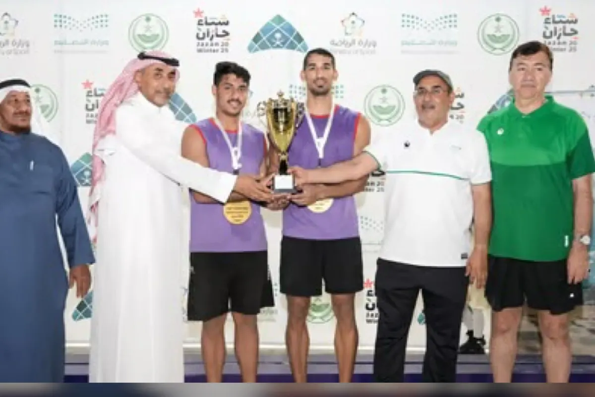 الابتسام يتوج بكأس بطولة الكرة الشاطئية