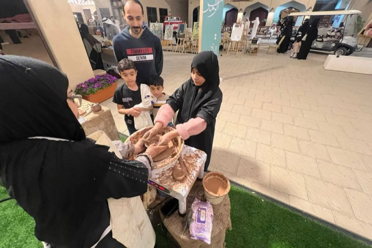 العوامية.. ورش تفاعلية في الزراعة والطبخ والأعمال اليدوية ب”سوق المزارعين“