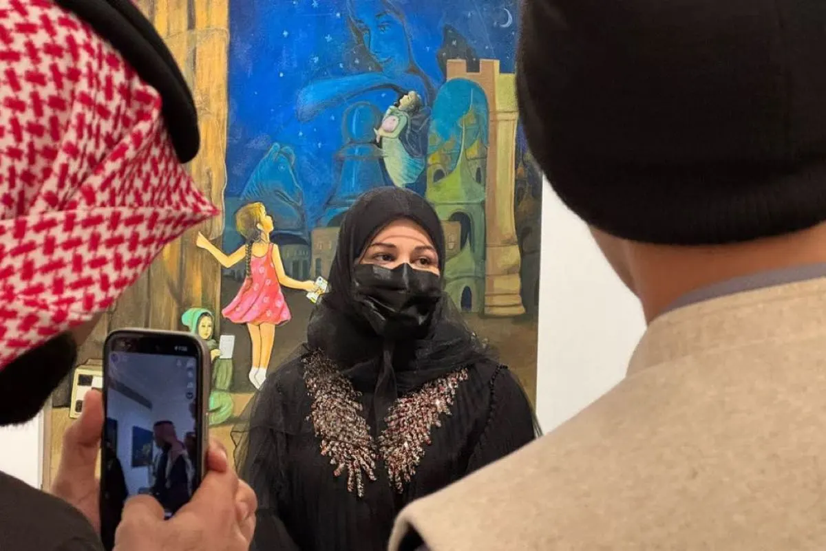 ”لعبة حياة“.. سلمى حيان تروي حكايات التراث والحداثة بلوحاتها