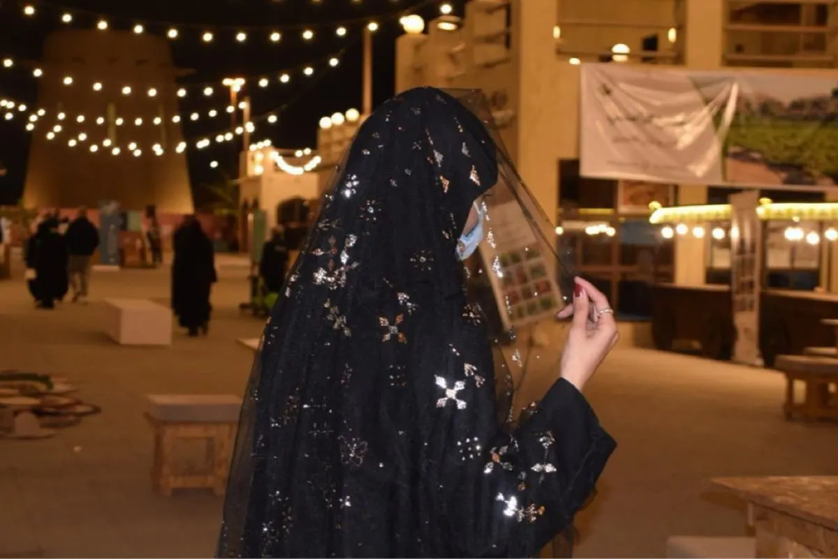 ”النقدة“.. حرفيات القطيف يُعدن إحياء تراث الجدات في سوق المزارعين