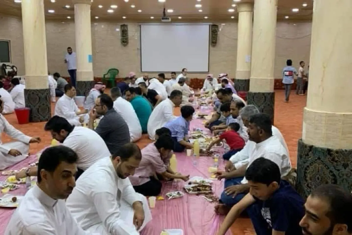 40 عامًا من التواصل.. قصة فطور ”سنابس“ الجماعي الذي بدأه شاب في ال 17