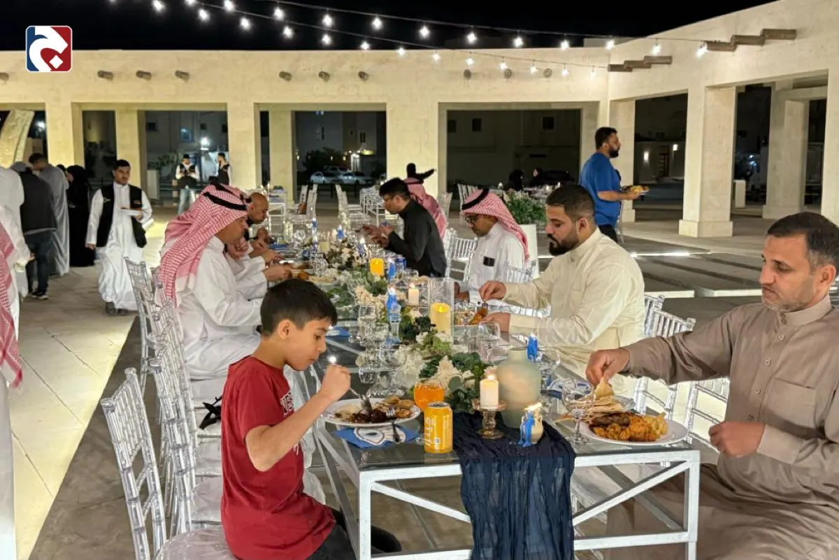”غبقة الرامس“ تجمع أطياف المجتمع في أمسية رمضانية بوسط العوامية