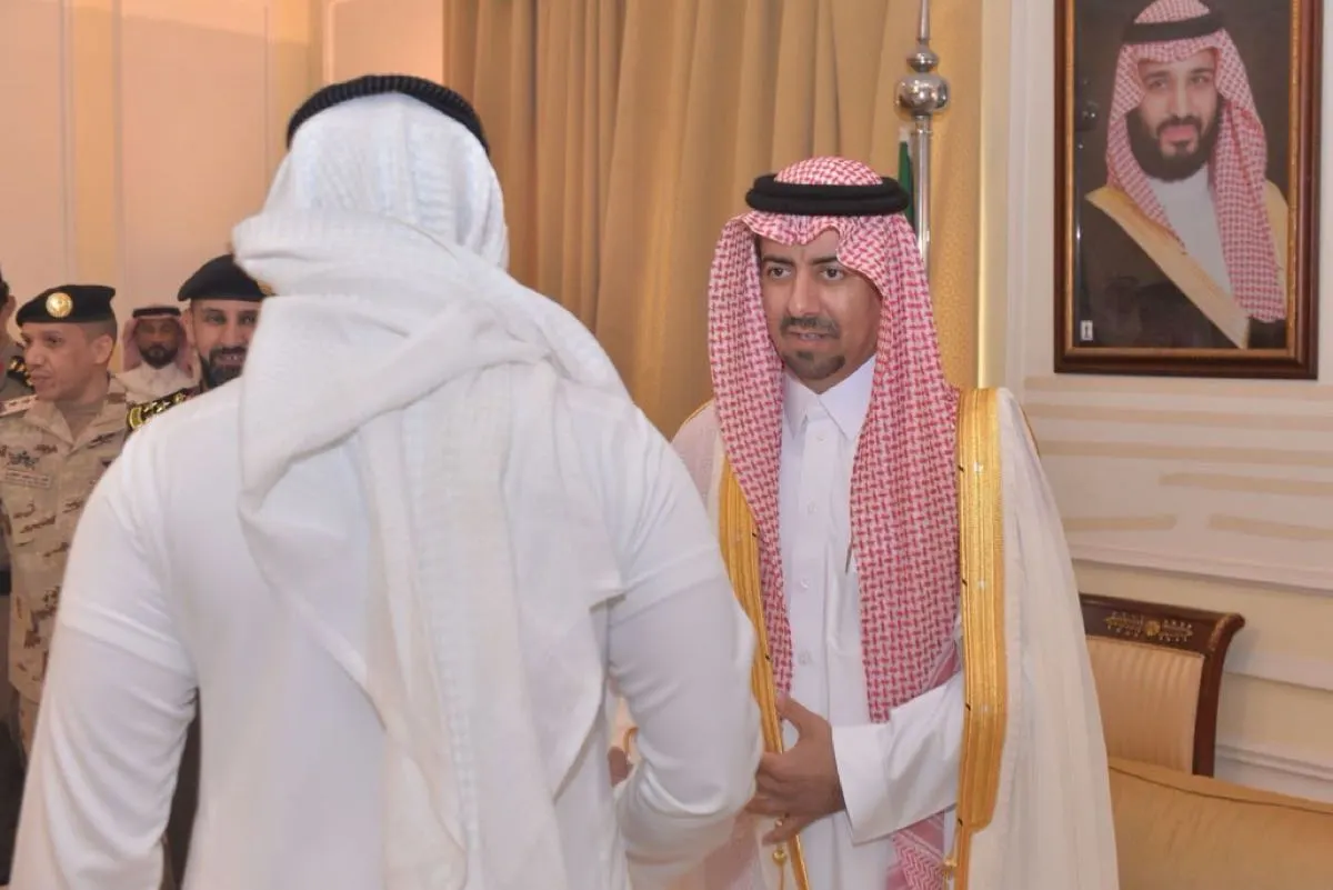 محافظ القطيف يستقبل المهنئين بالعيد.. تأكيد على التلاحم الوطني وتقدير للجهود الخدمية