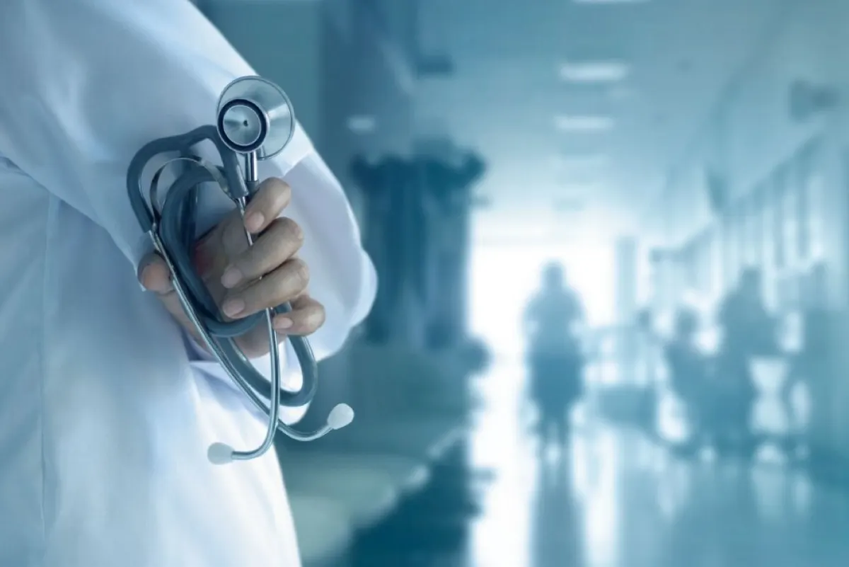 خصوصية المريض خط أحمر.. خبراء يحذرون من الانتهاكات الأخلاقية بالمهن الصحية