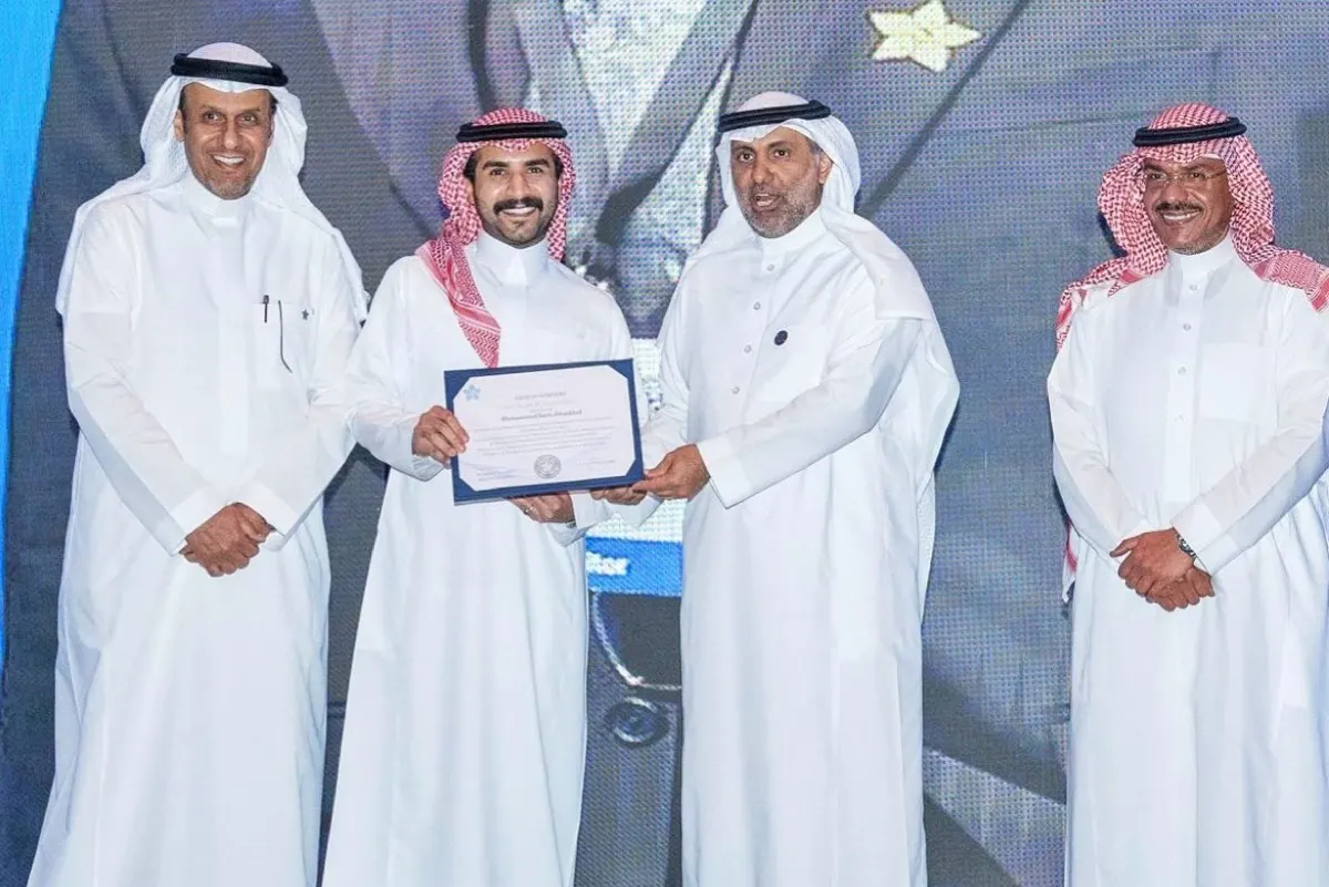 وزير الصحة يكرم الدكتور الحداد لإنجازه العالمي باختراع جراحي مبتكر