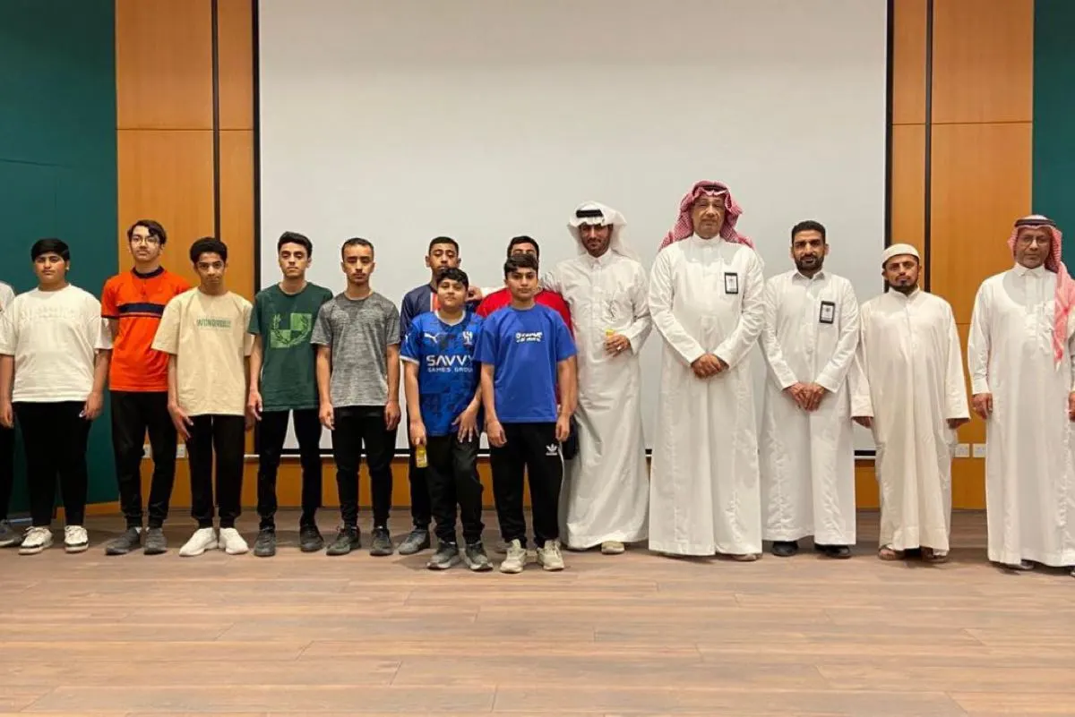 ”بر سنابس“ تستقبل طلاب ”متوسطة الساحل“ لغرس قيم التطوع في الناشئة