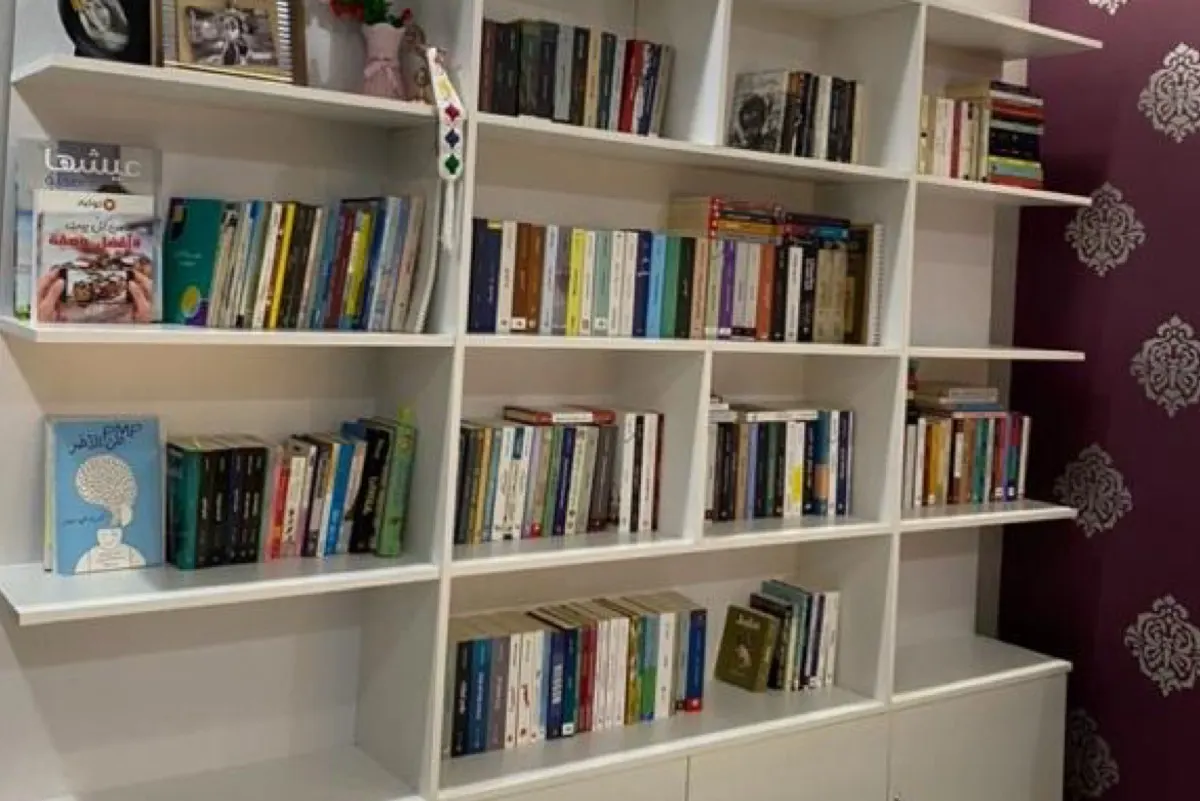 رائحة الورق وغلاف الكتاب.. لماذا لا يستطيع البعض التخلي عنها؟