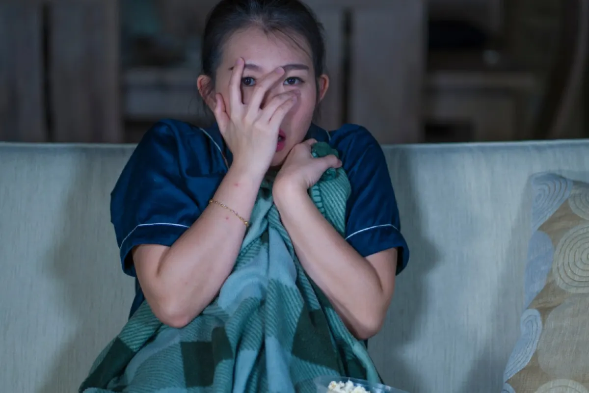 خبير نفسي: الإفراط في متابعة أفلام الرعب والجرائم يؤدي لاضطرابات سلوكية