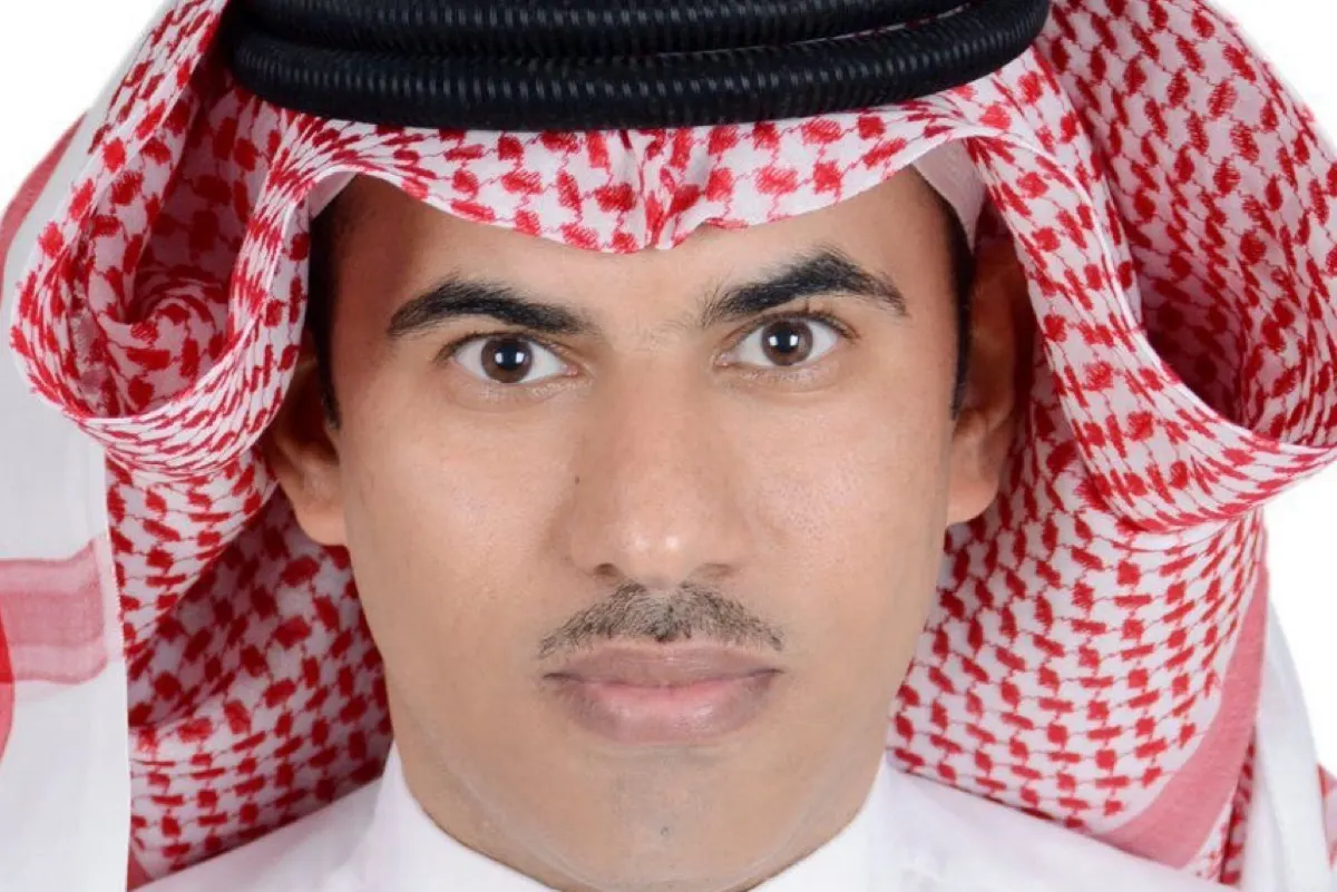 إنجاز عالمي.. النحال الأبيض يتربع على قمة مسابقة لندن للعسل للمرة الثانية