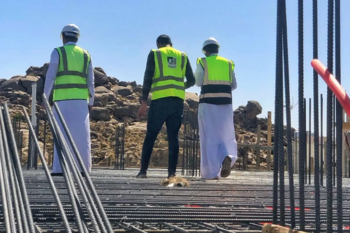 حظر توظيف ممارسي السلامة المهنية غير المرخصين في جميع القطاعات