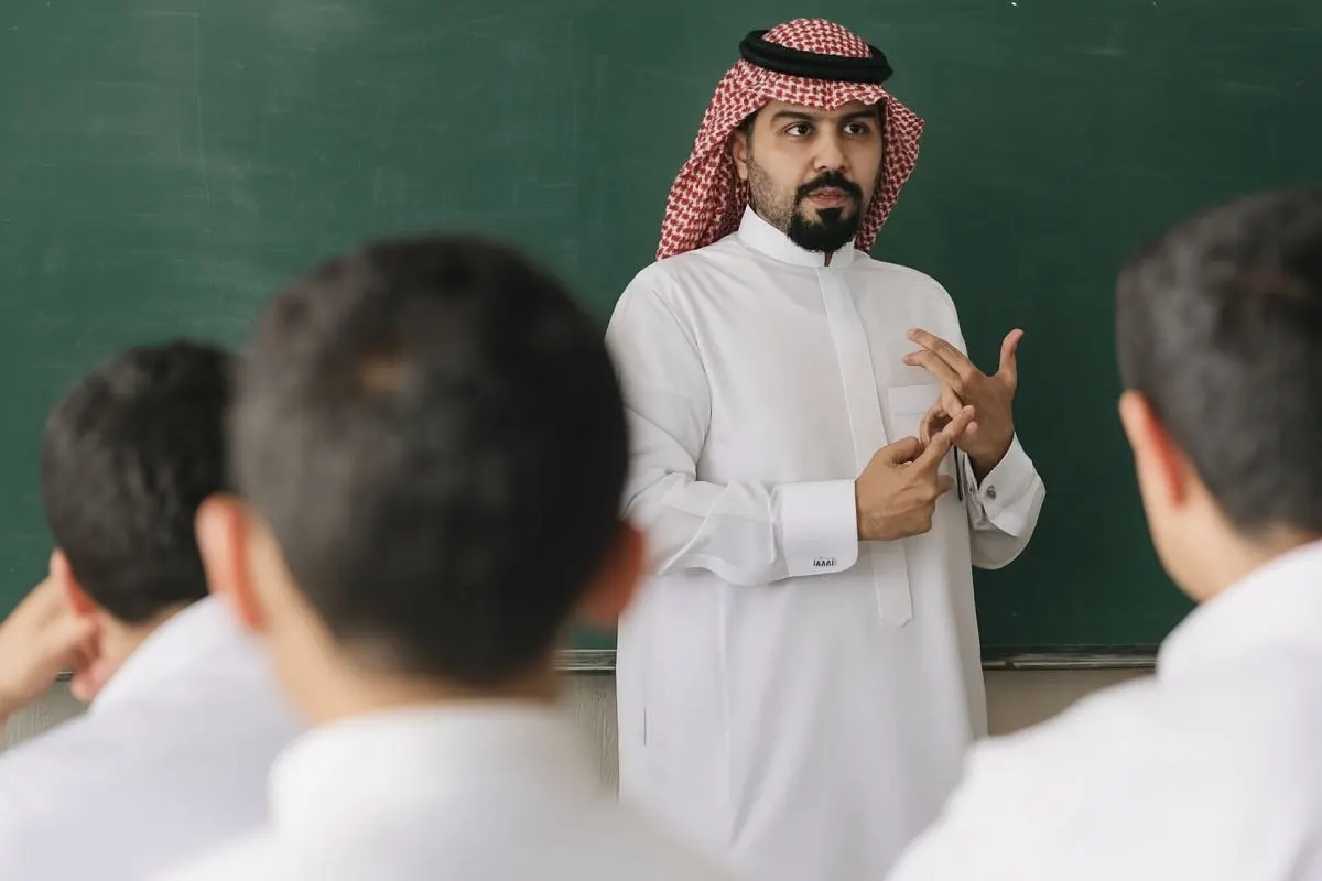 قرار للمعلمين.. اعتماد 4 مستويات للتدريب والمدارس تمنح صلاحية «بحث الدرس»