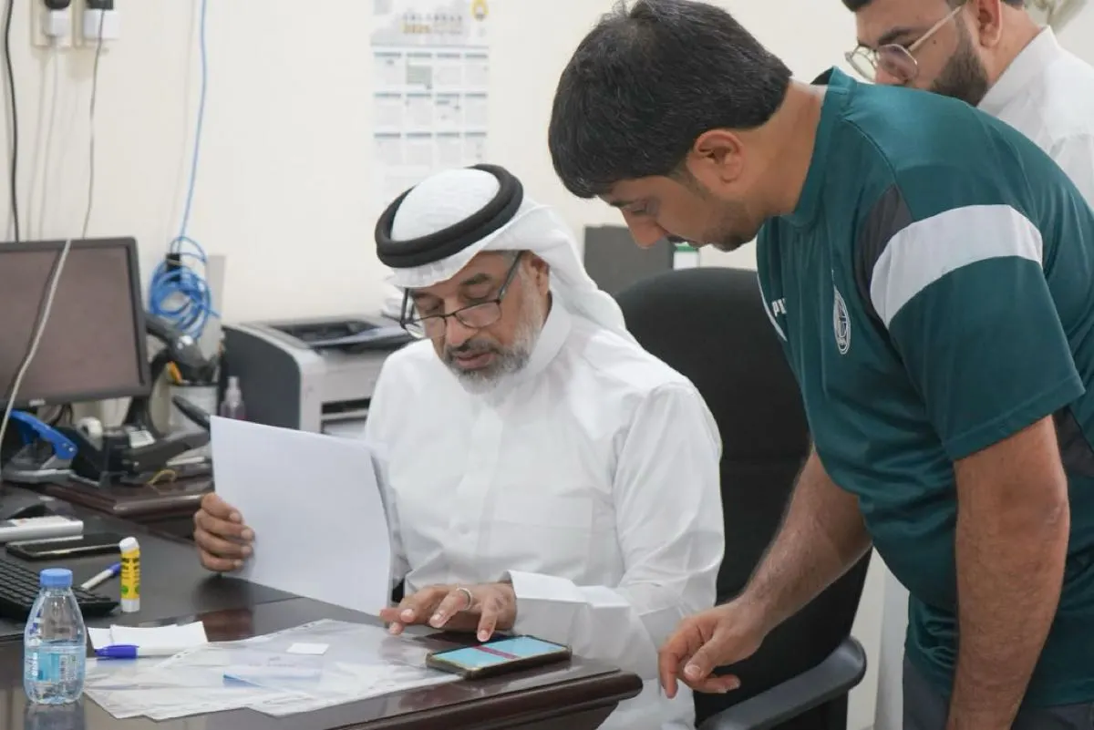 خلال يوم واحد.. 53 مستفيداً ينهون معاملاتهم عبر ”الأحوال المتنقلة“ بالعوامية
