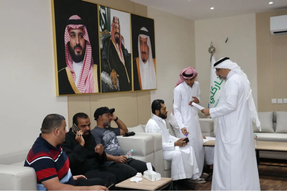 ”الأحوال المدنية المتنقلة“ تخدم 36 مستفيدًا في جمعية ”شاركني“ بتاروت