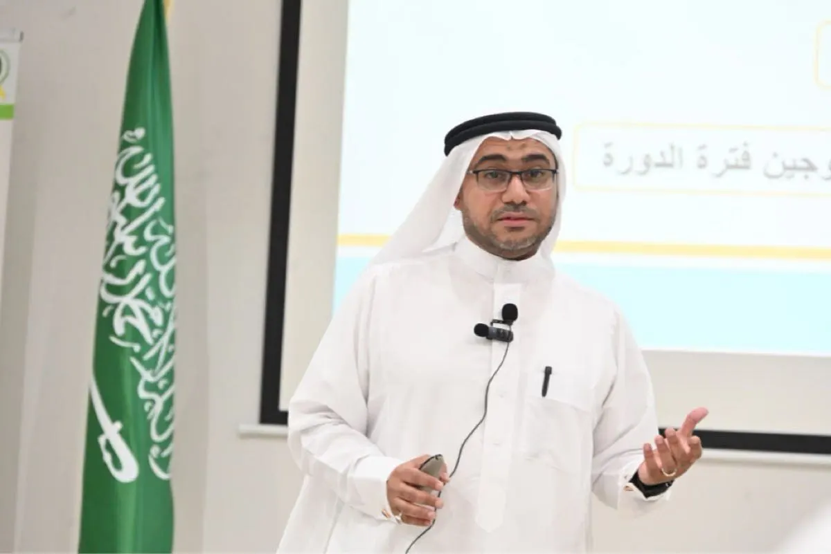 خبير أسري: فهم ”هرمونات الرجل اليومية“ و”المرأة الشهرية“ درع يقي من الخلافات الزوجية
