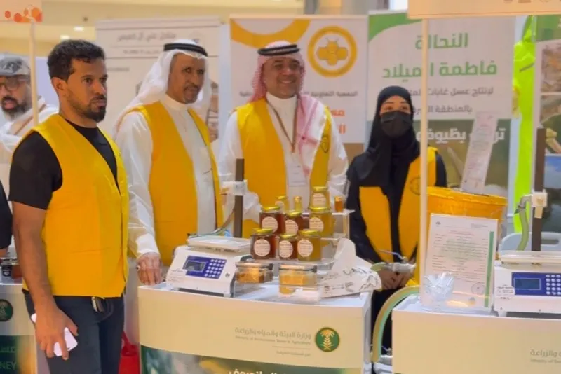 كيف حول النحالون عسل المانجروف من منتج محلي إلى بطل عالمي؟
