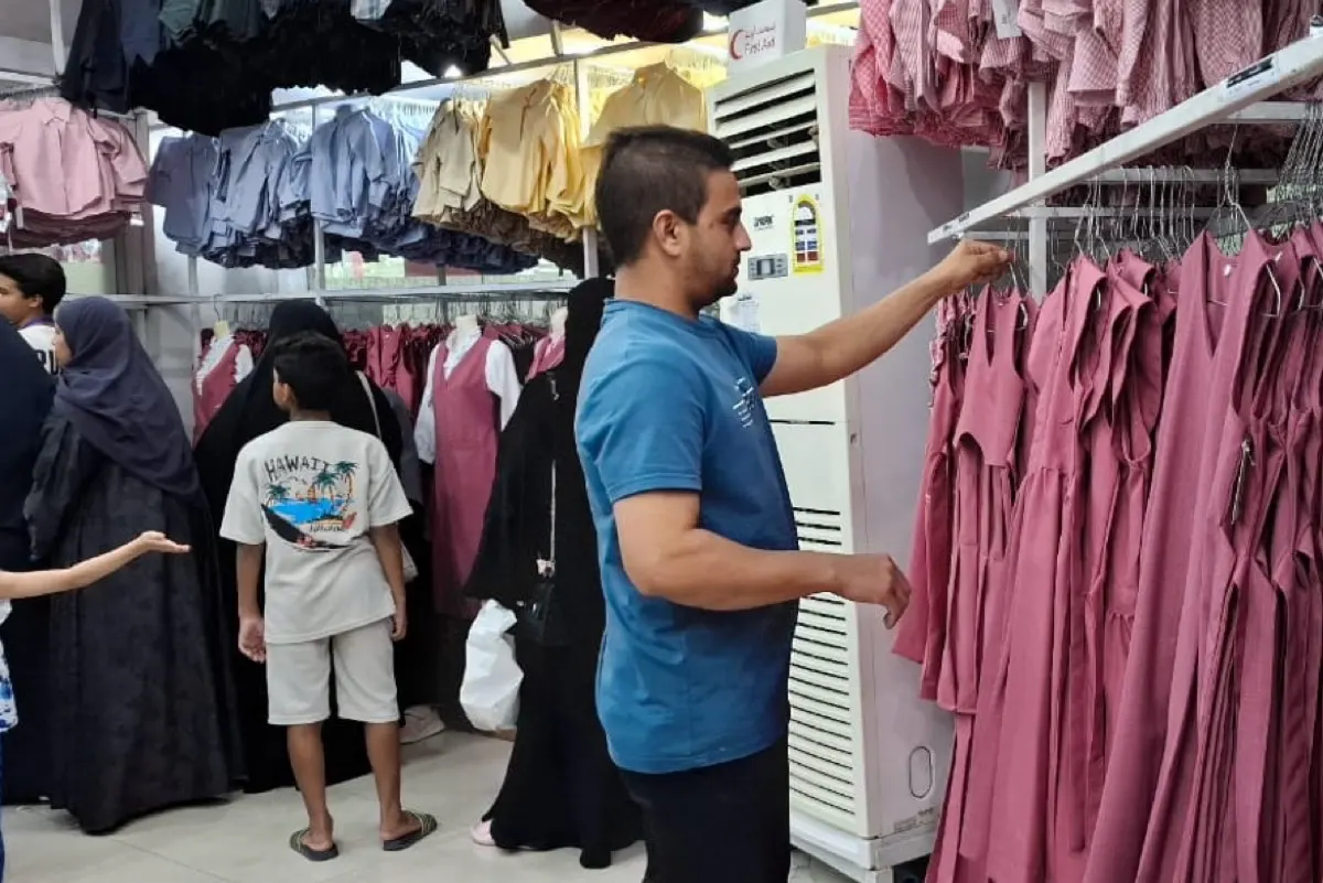 حظر «البيع المشروط» والتوريد الحصري.. إرشادات «المنافسة» تنهي احتكار الزي المدرسي