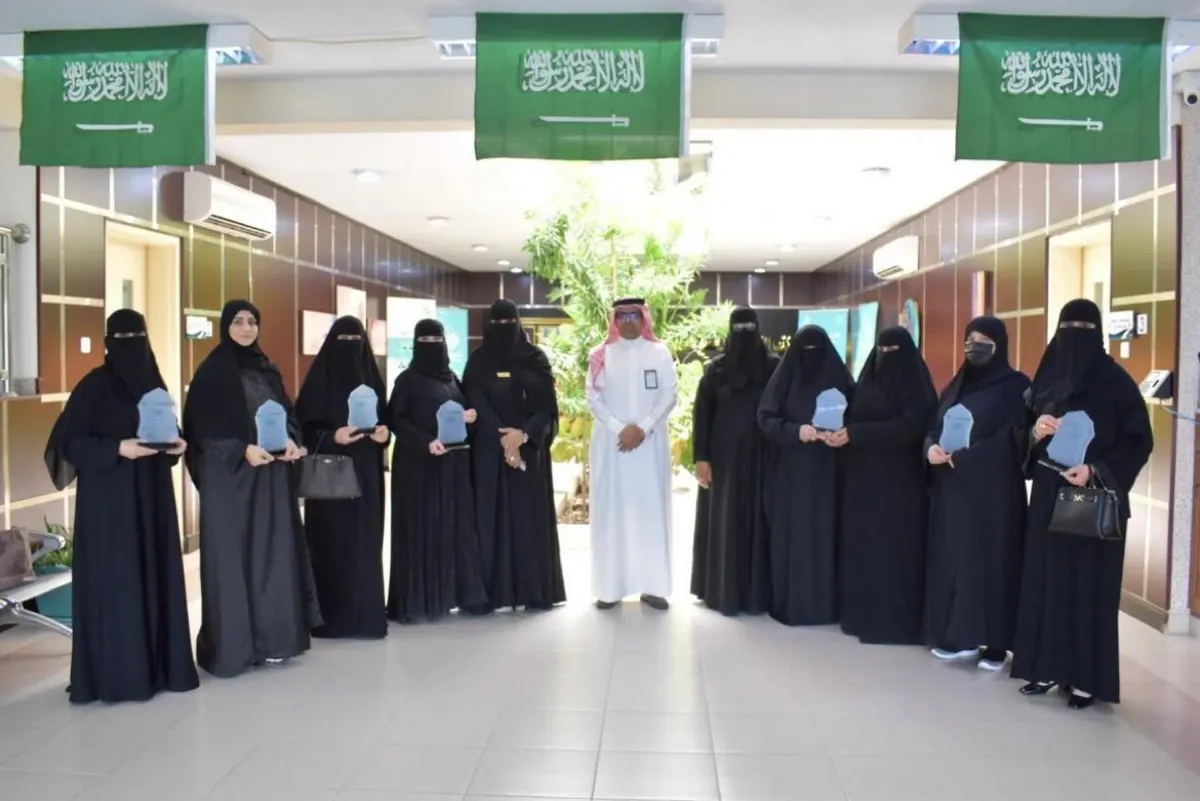 بعد 35 عاماً.. قائدة تربوية تترجل تاركةً إرثاً من التطوير في تعليم القطيف