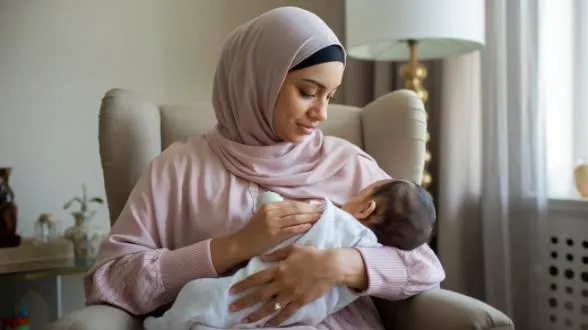 كيف يمكن للأم تعزيز إدرار الحليب بطرق بسيطة ومجربة؟