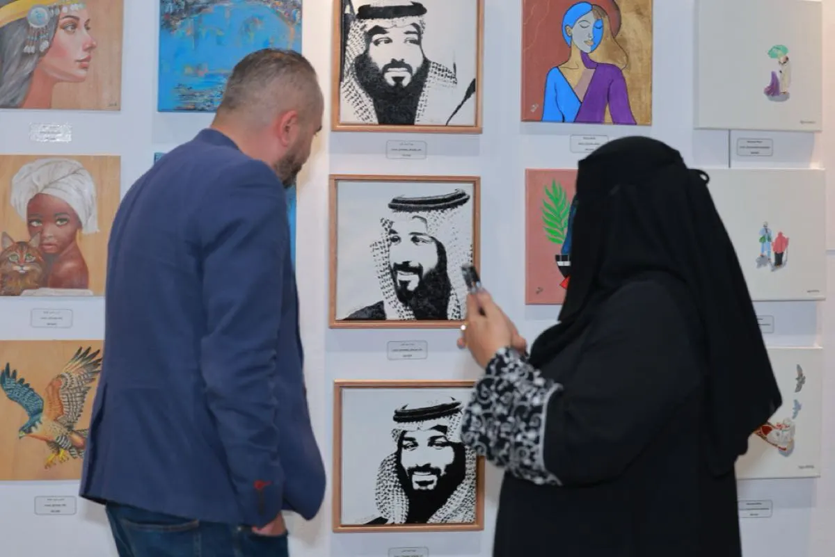 133 فنانًا من 25 مدينة يفتتحون معرض ”احتمالات للفن“ بالدمام