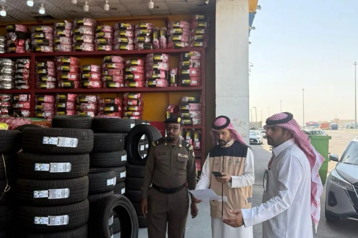 ضبط 1,740 إطاراً تالفاً في حملة على مراكز بالدمام