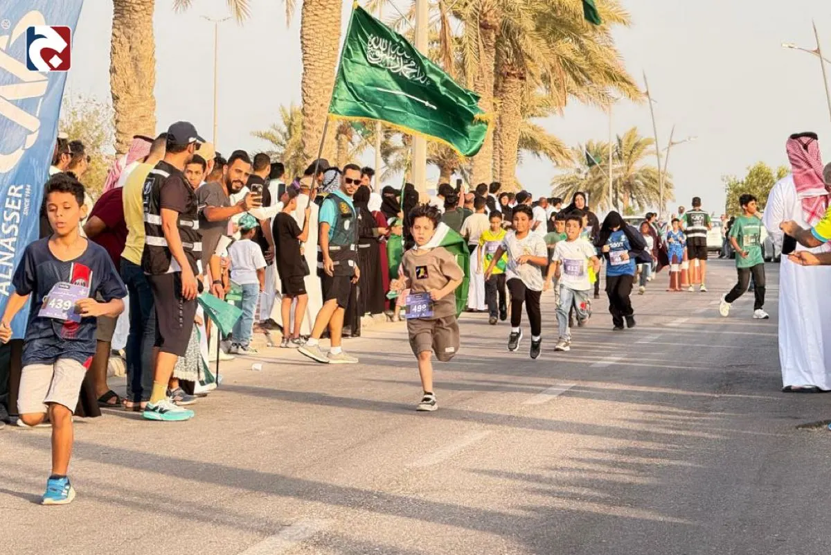500 متسابق يركضون فرحًا بالوطن.. شاهد احتفالات أهالي القطيف