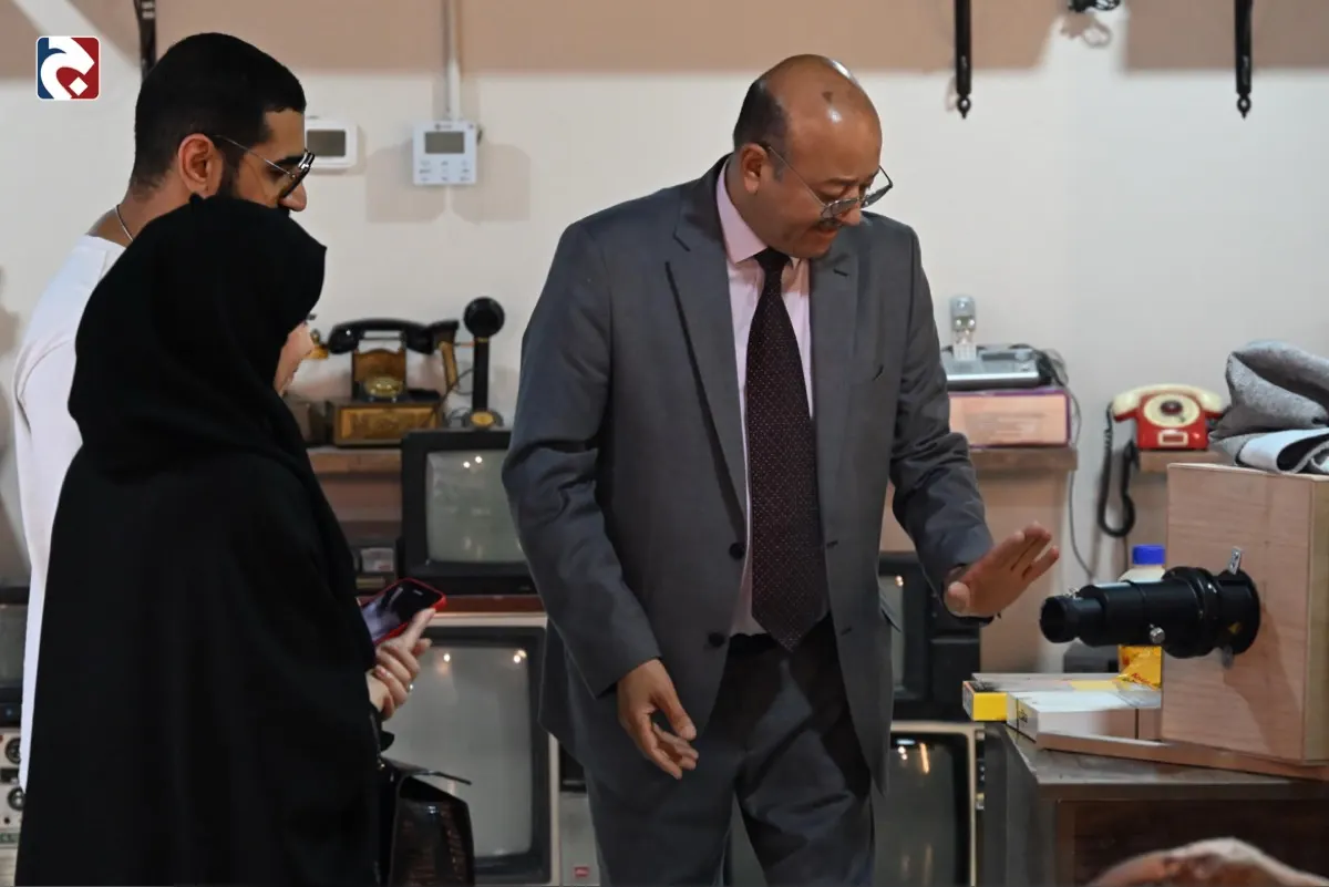 بالخشب والعدسات.. الفوتغرافي شبيب يُعيد بناء أول كاميرا في التاريخ