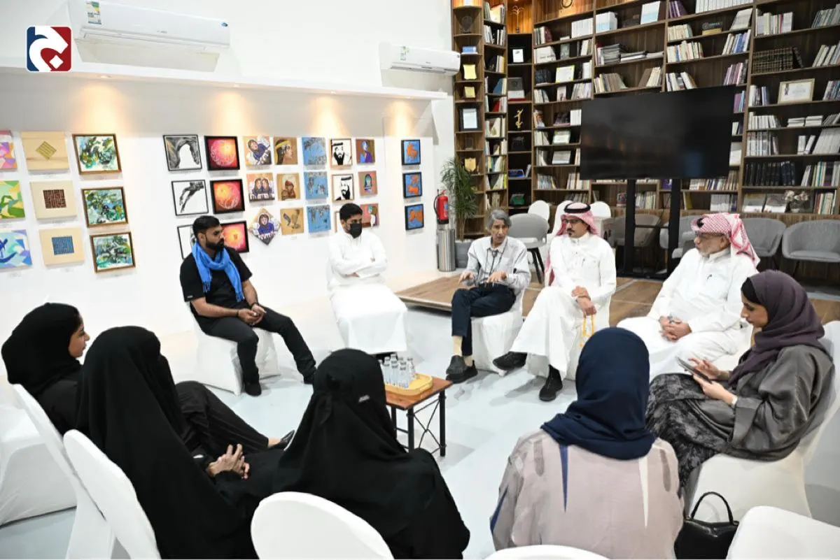 ”سقراط الساحل“ يضع مفاهيم المبادئ والعمل على طاولة النقاش الفلسفي
