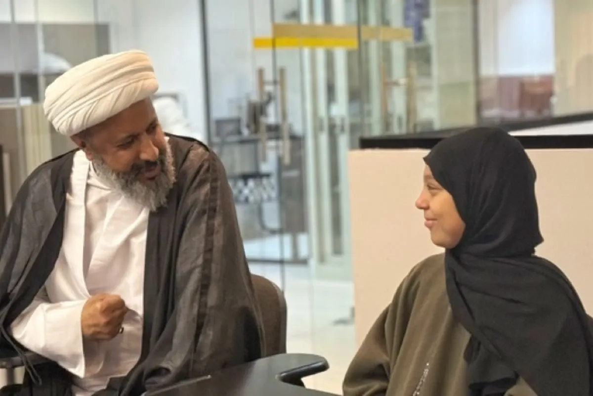 بزيارة للطفلة عهد.. الشيخ آل عبيدان يدعم محاربي السرطان