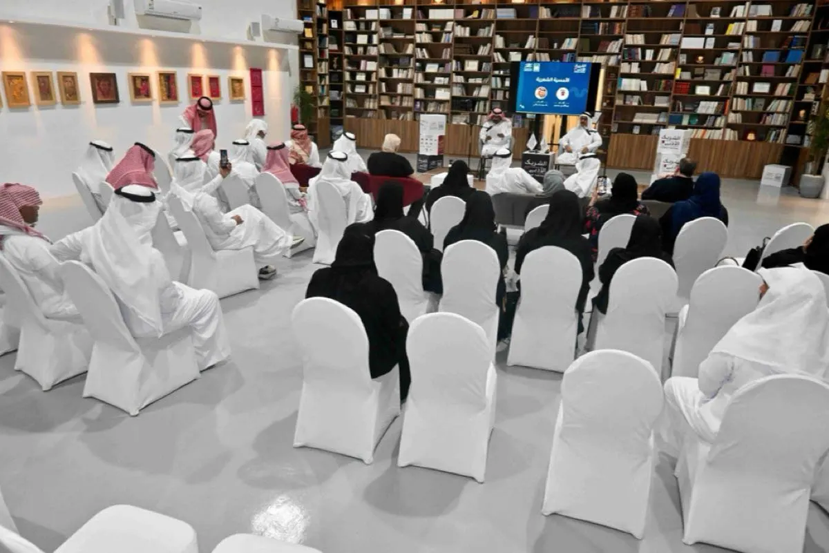 لوحات من الخيش تروي قصص ”بلا عنوان“ بالشرقية