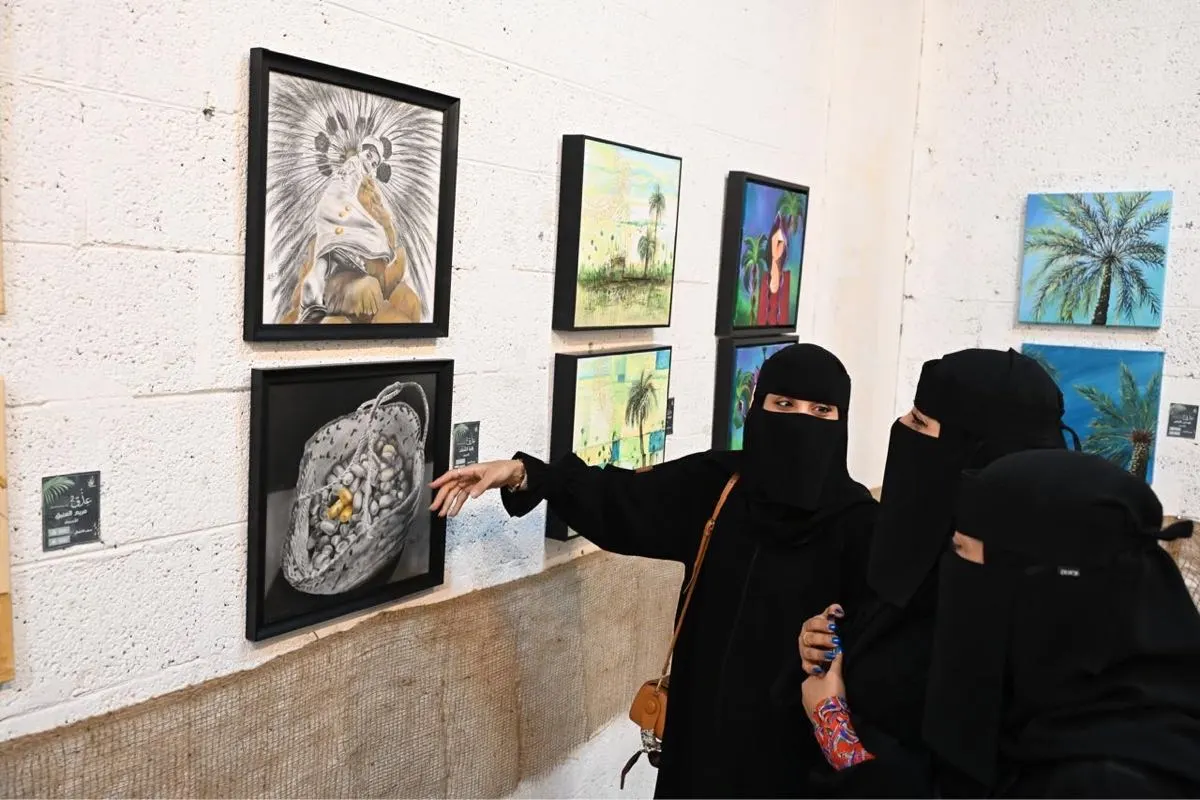 «ولد النخلة».. ألوان الرطب تكسر «الفحم» وتوثق التراث في «عِذق»