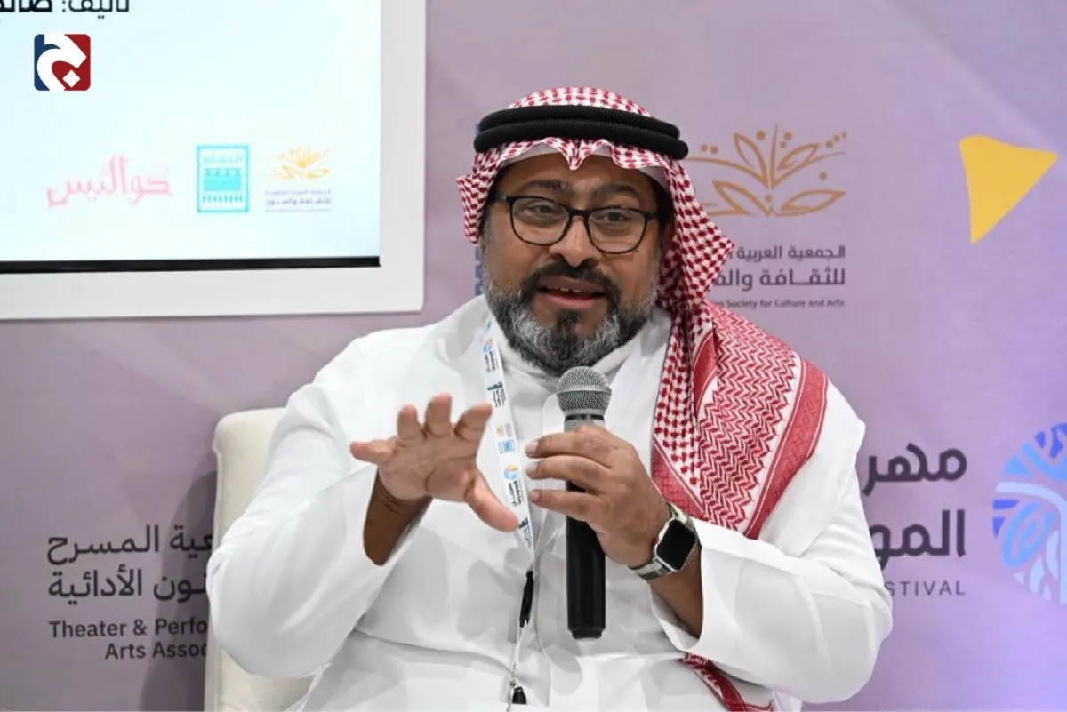 عباس الحايك يعري تسلط المدراء وينتقد هشاشة النصوص في «مونو دراما الدمام»