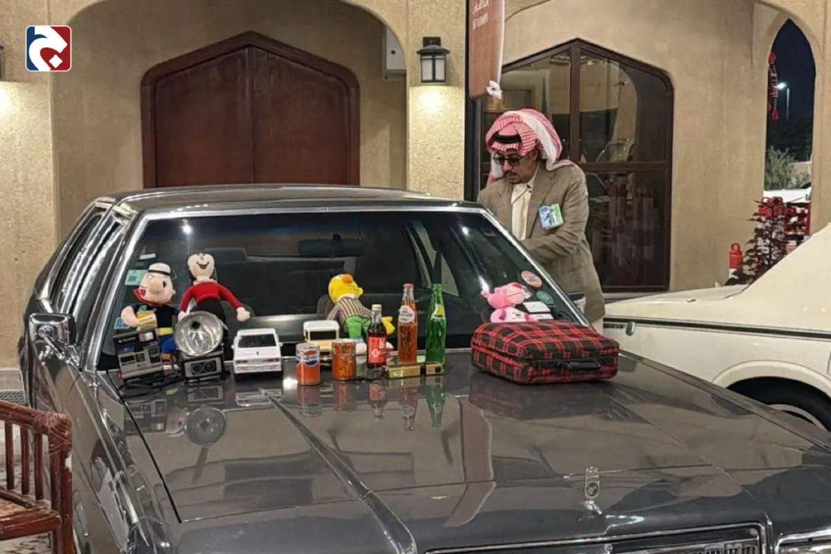 «الطيبين» يعيدون نبض السبعينات إلى الرامس بـ 20 مركبة كلاسيكية