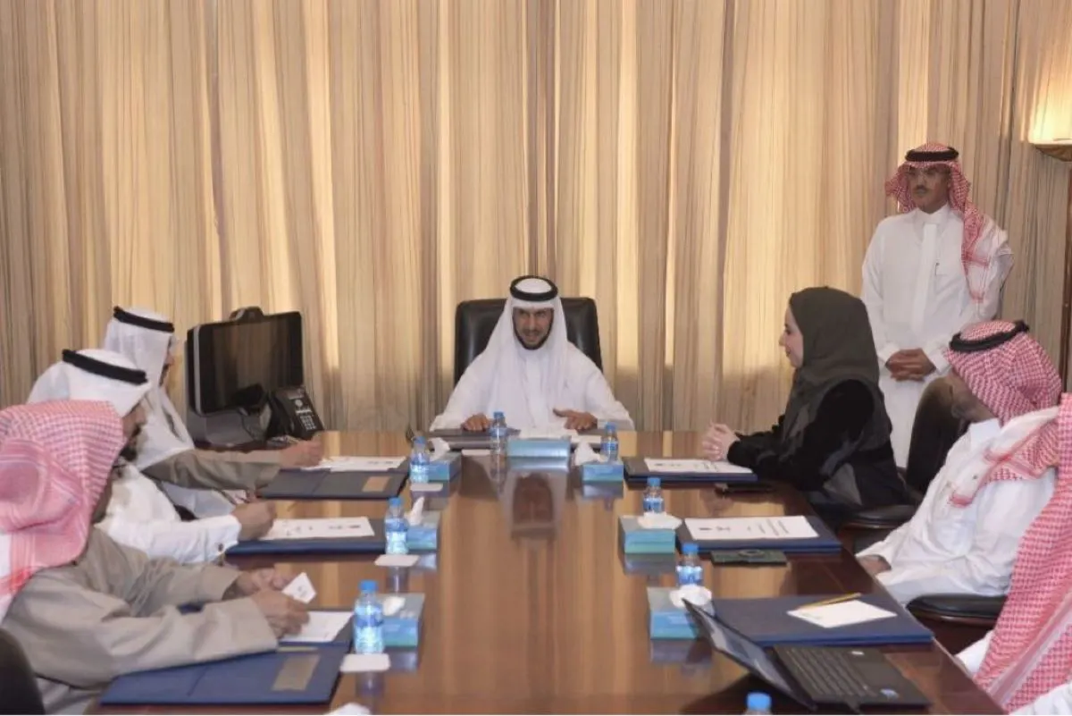 محافظ القطيف يوجه بتكامل الجهود لتحويل التراث إلى مشاريع سياحية