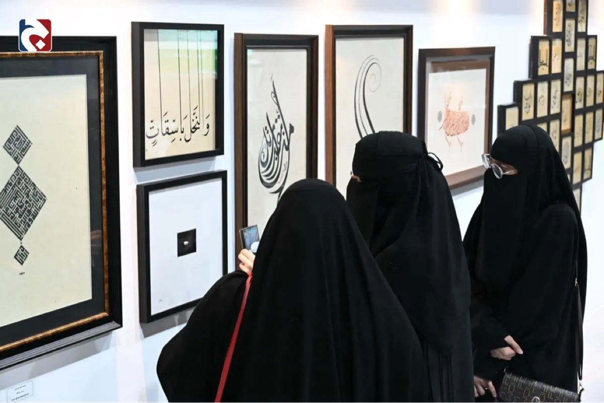 «أنتيك» ومخطوطات قرآنية.. رحلة بصرية في معرض الخطاطين الخامس بالدمام