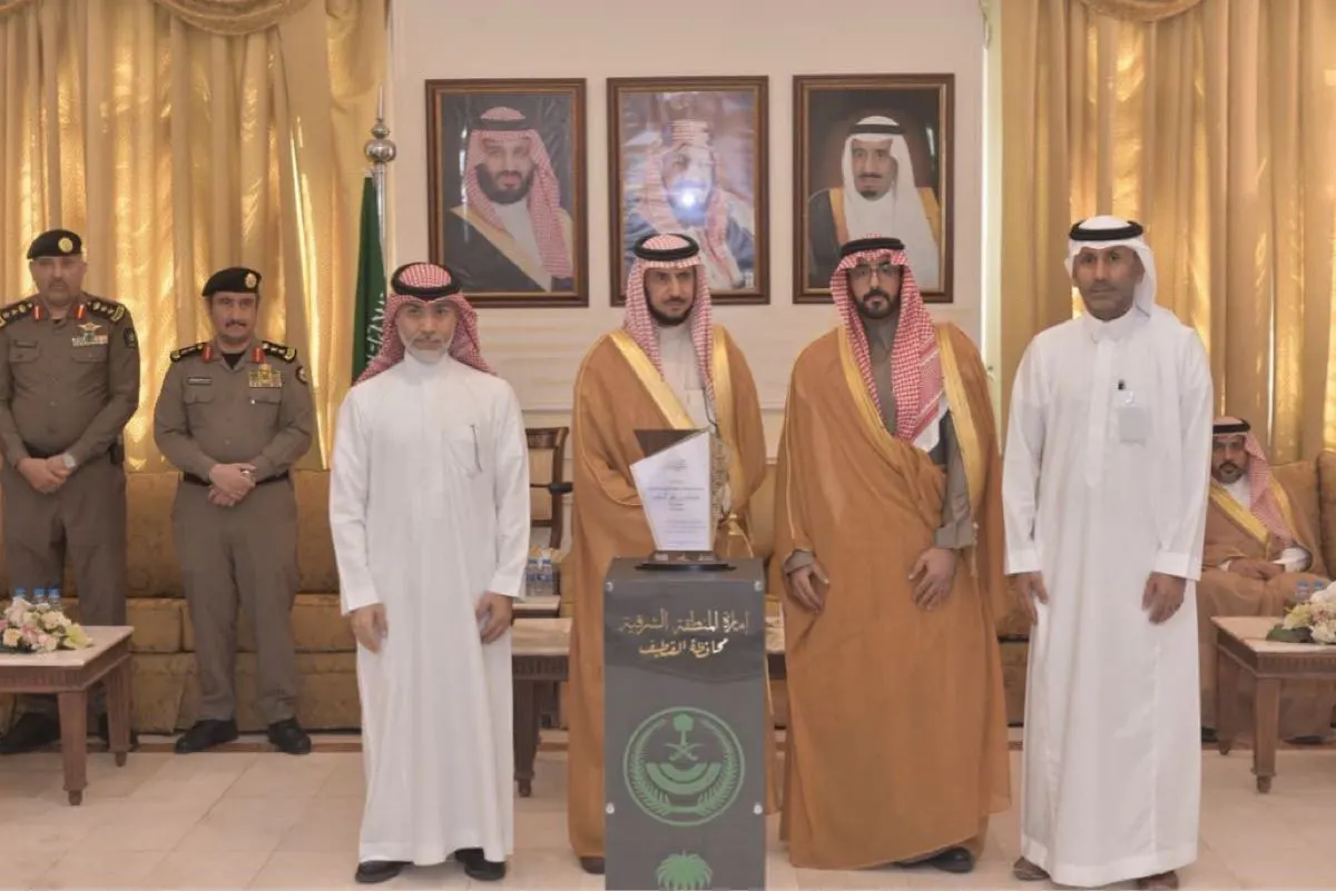 صور التكريم.. محافظ القطيف يحتفي بصناع نجاح «عرض الرامس للسيارات»