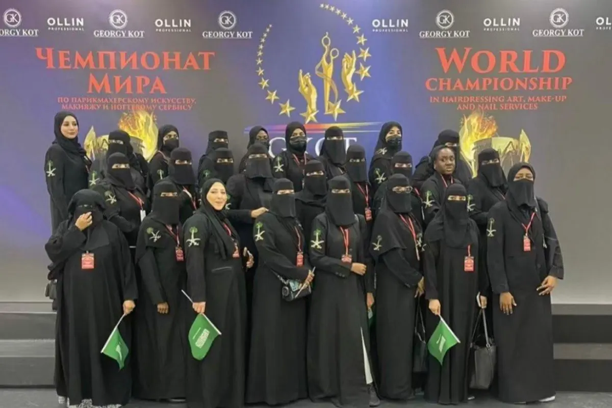 خبيرة التجميل بشرى آل قويسم.. من «القديح» إلى قمة العالم في روسيا