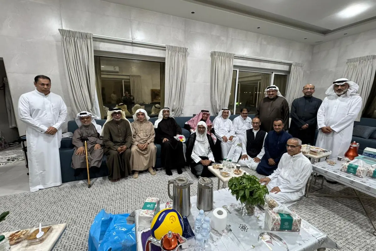 بعد 40 عاماً من الغياب.. «جرس الفسحة» يجمع طلاب 1408 بمعلميهم في أم الحمام