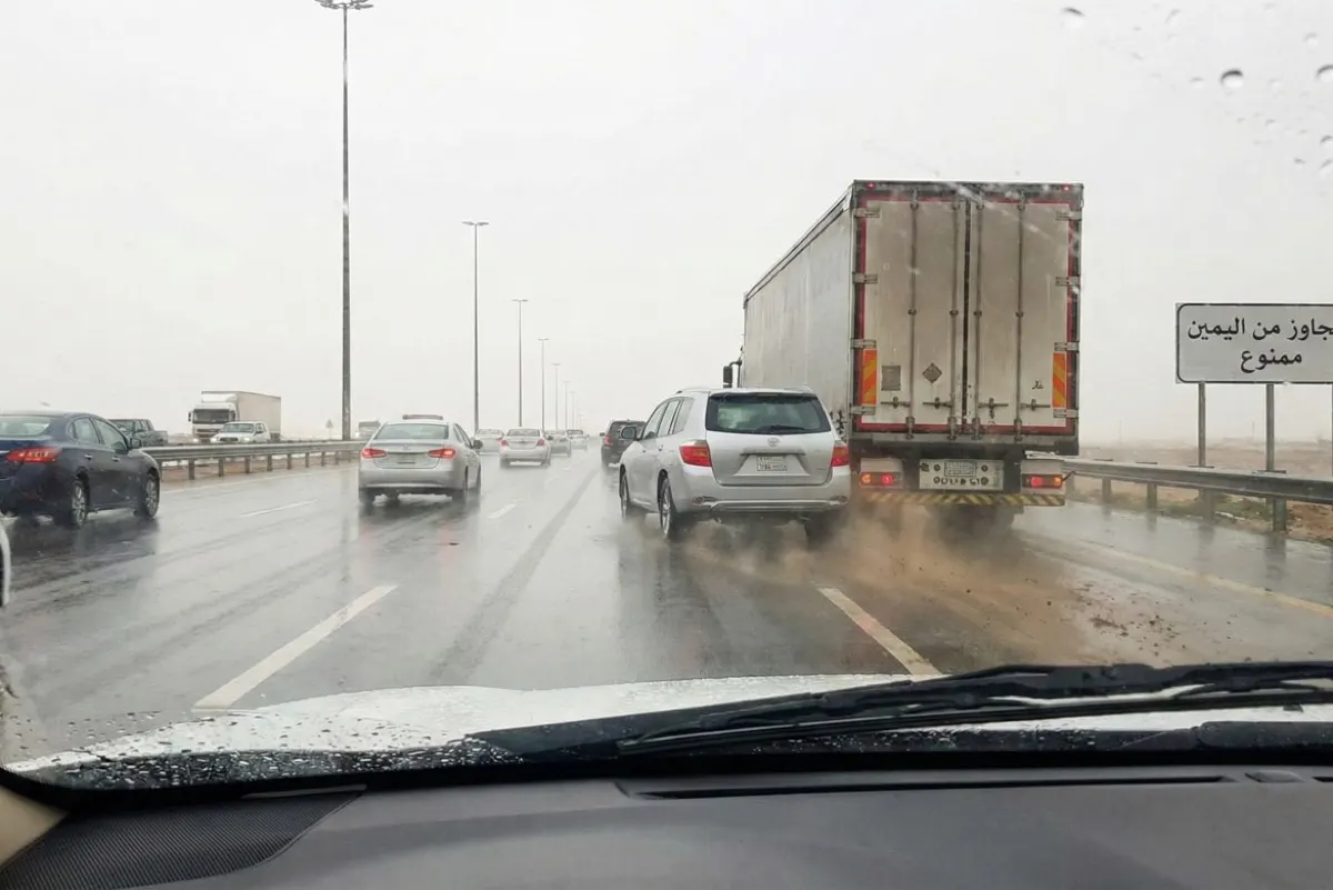خطأ قاتل يرتكبه السائقون عند التجاوز.. المرور يكشف التفاصيل